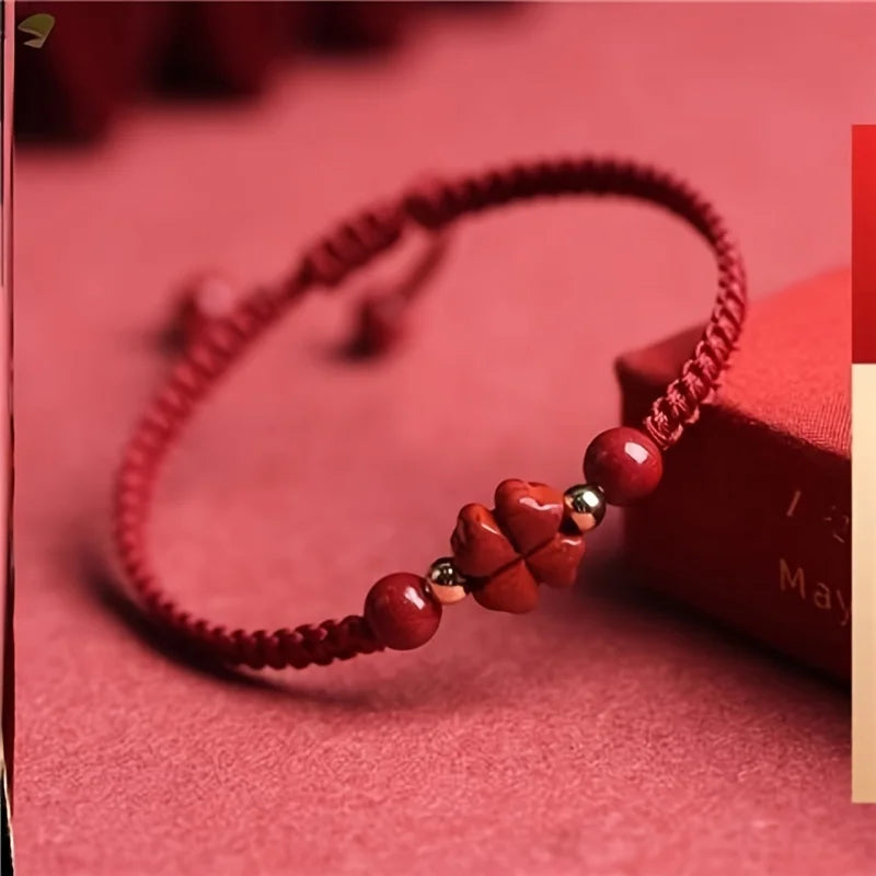 Pulsera Trébol Rojo · Cordón Trenzado