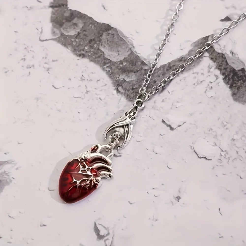 Collar Corazón Sombrío · Estilo Gótico