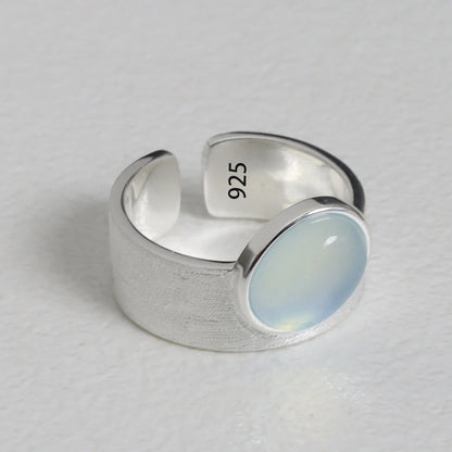 Anillo minimalista de piedra lunar