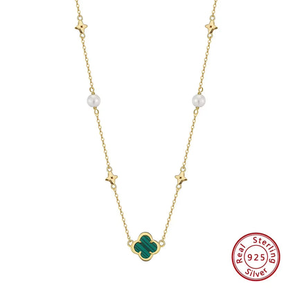 Pulsera de trébol y perlas con detalle verde