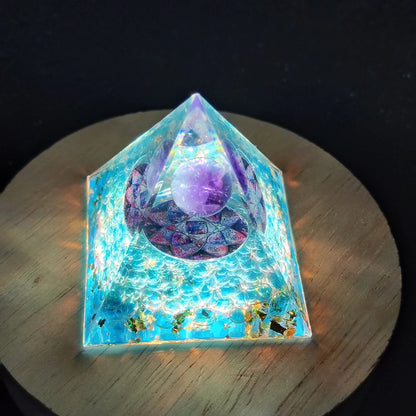Pirámide Loto · Orgonita Decorativa