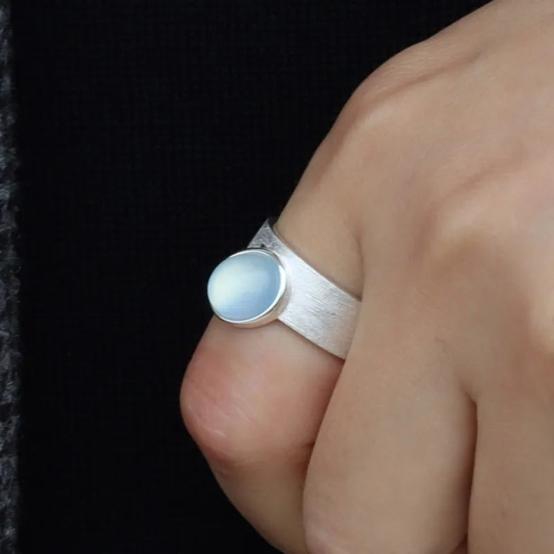 Anillo minimalista de piedra lunar