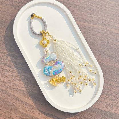 Pingente de Cabaça Auspiciosa Chinesa Artesanal com Bordado de Brocado Song e Borla de Contas, Charm para Bolsa e Enfeite para Carro, para Boa Sorte e Fortuna