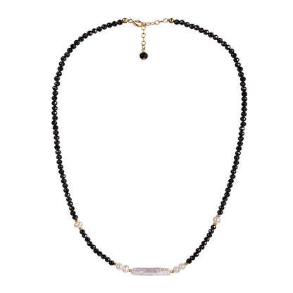 Collar de espinela con perla barroca