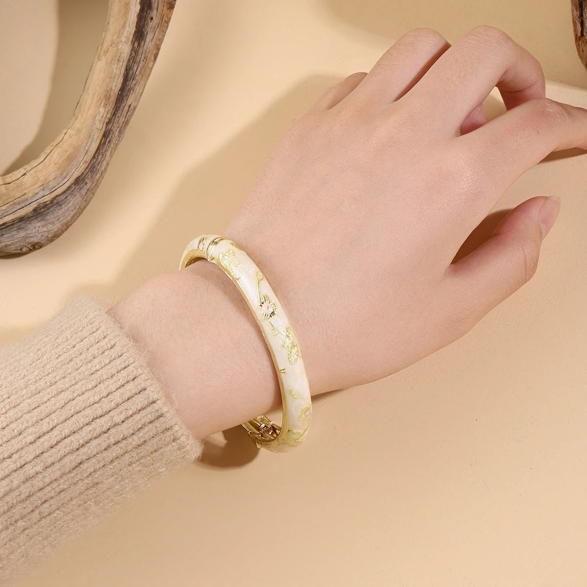 Brazalete Jardín · Estilo Cloisonné