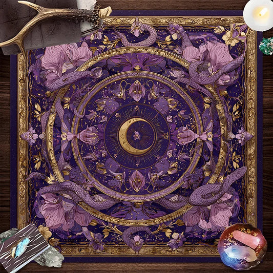 Mantel Santuario Violeta: Motivos Místicos. Diseño y acabado de la pieza mostrada.