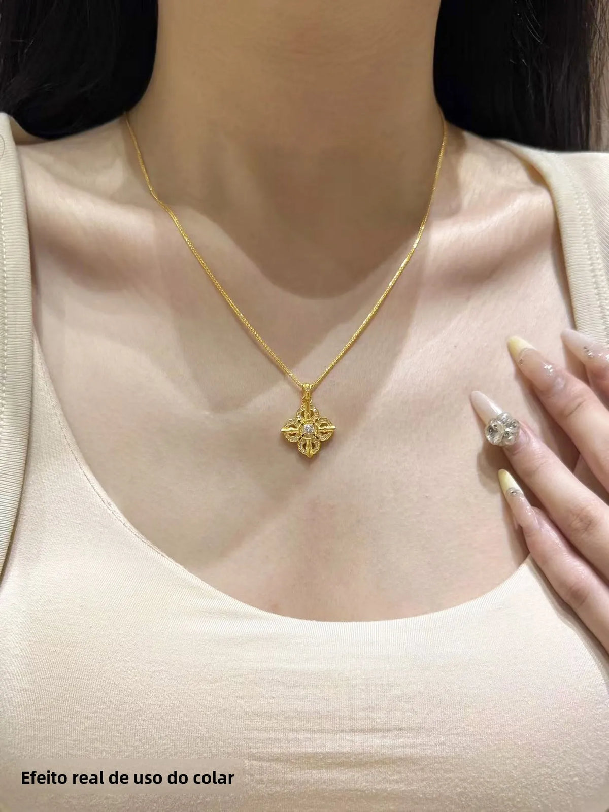 Colar Feminino com Pingente Cruz Vajra, Banhado a Cobre, Ouro Simulado e Prata, com Diamante e Trevo de Quatro Folhas, Corren...