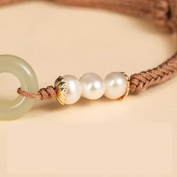 Pulseira de Jade Hetian Estilo Chinês com Fivela da Paz da Sorte para Mulheres, Corda Marrom Damasco Tecida à Mão, Pérola de Concha, Joia da Bênção e Fortuna