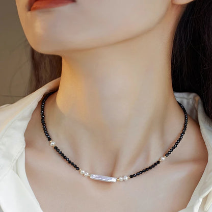 Collar de espinela con perla barroca