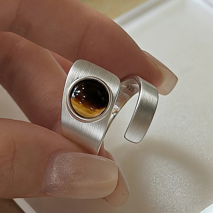 Anillo minimalista de piedra lunar