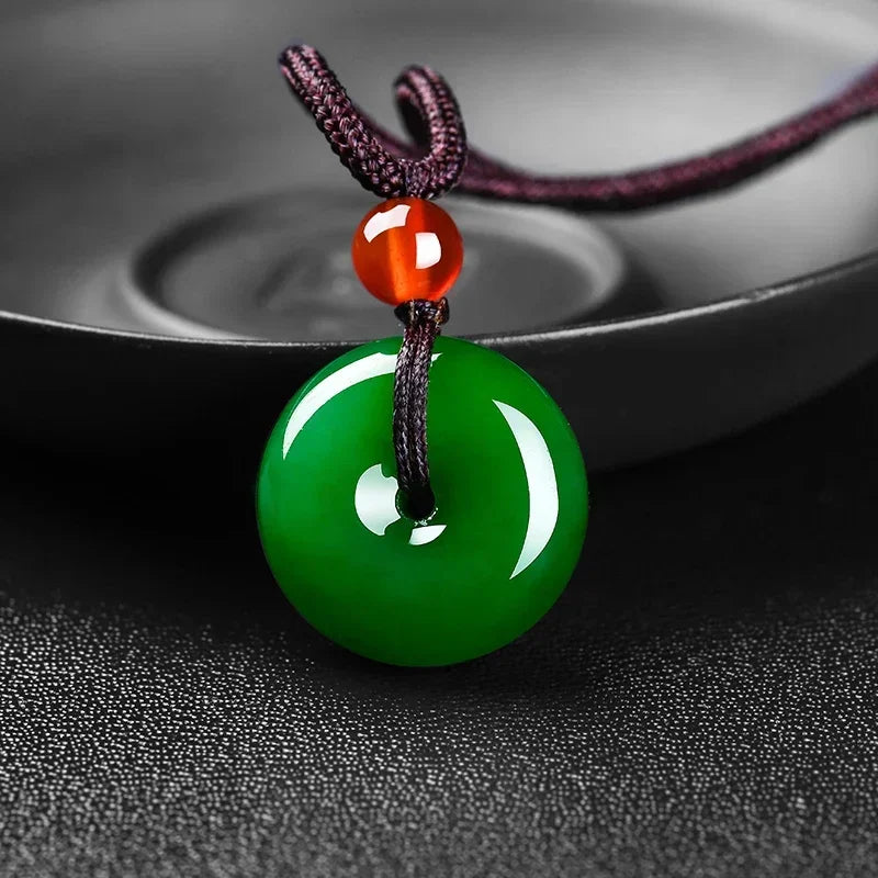 Natural verde jade fivela de segurança pingente colar mão-esculpida charme jadeite jóias moda amuleto presentes para homens mulheres jóias