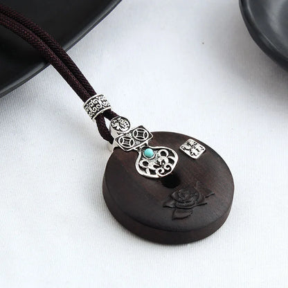 Colar longo com pingente de madeira de ébano, estilo chinês, feito à mão, com design retro, para mulheres, ideal para usar com blusas de tricô, com cordão encerado, joia de estilo étnico boho, para uso diário.