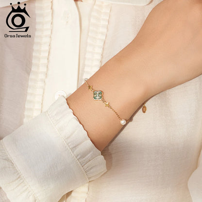 Pulsera de trébol y perlas con detalle verde
