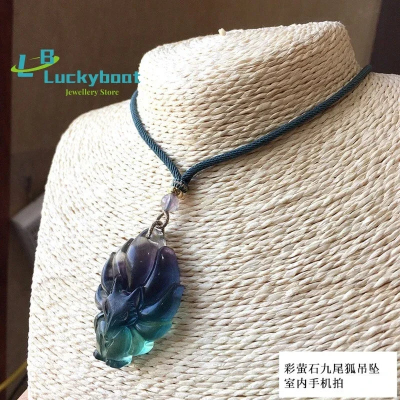 Pingente de Jade em Forma de Raposa de Nove Caudas Esculpido à Mão em Fluorita Natural, Joias de Boutique da Moda, Colar de Raposa para Homens e Mulheres, Presente