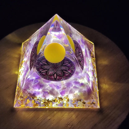 Pirámide Loto · Orgonita Decorativa