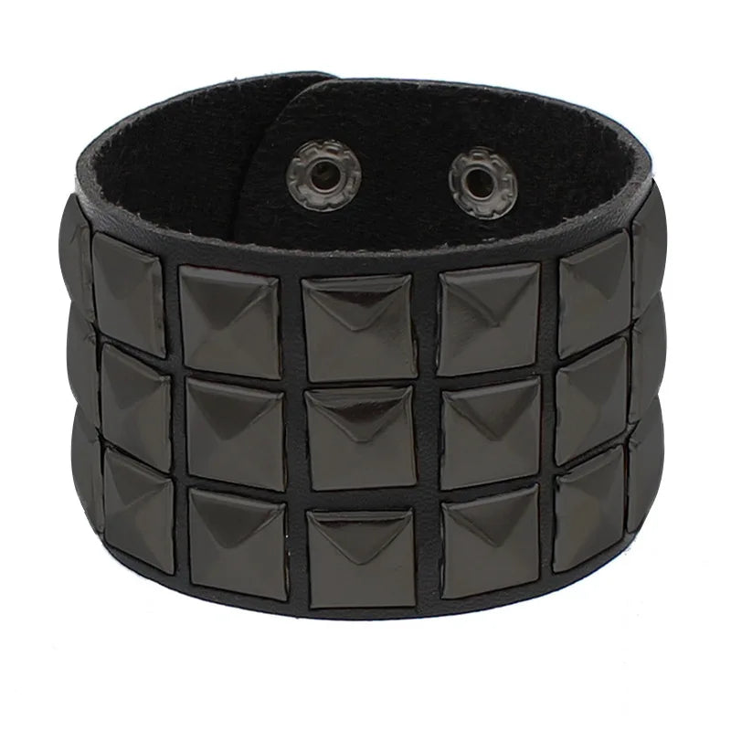 Pulsera Nocturna · Tachuelas y Cadenas