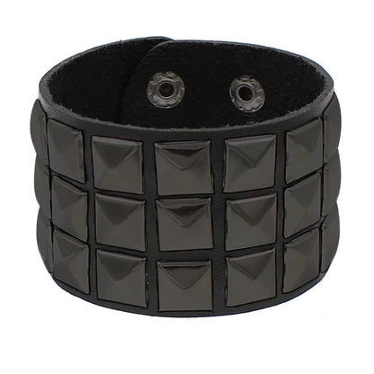 Pulsera Nocturna · Tachuelas y Cadenas