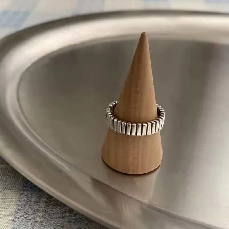 Anillo minimalista de piedra lunar