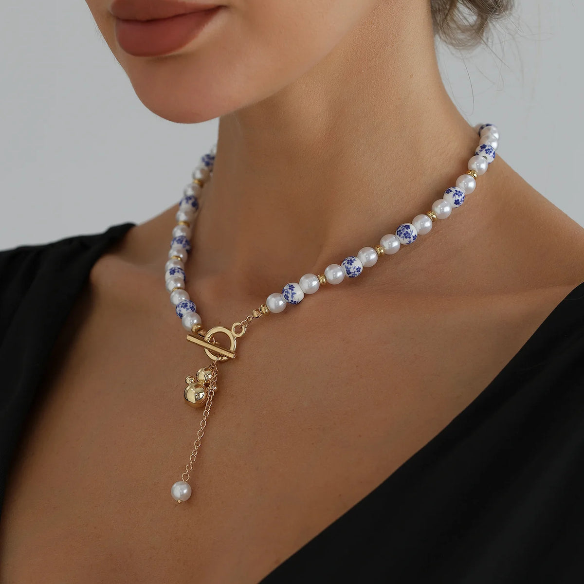 Novo colar com pingente de cabaça em estilo chinês para mulheres, com porcelana azul e branca e pérolas artificiais, joia de pescoço moderna e elegante.