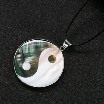 Natural Shell Yin Yang Bagua Colar Redondo para Homens e Mulheres, Branco e Preto Tai Ji, Pingente de Mãe de Pérola, Taoísmo Chinês Jóias Taoístas