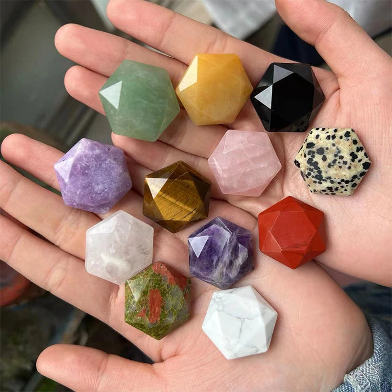 Conjunto de 10 estrellas de piedra tallada