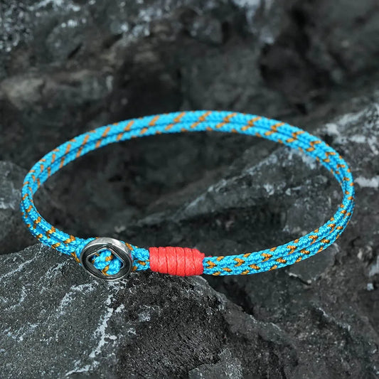 Pulsera Sendero Fino: Doble Cordón. Diseño y acabado de la pieza mostrada.