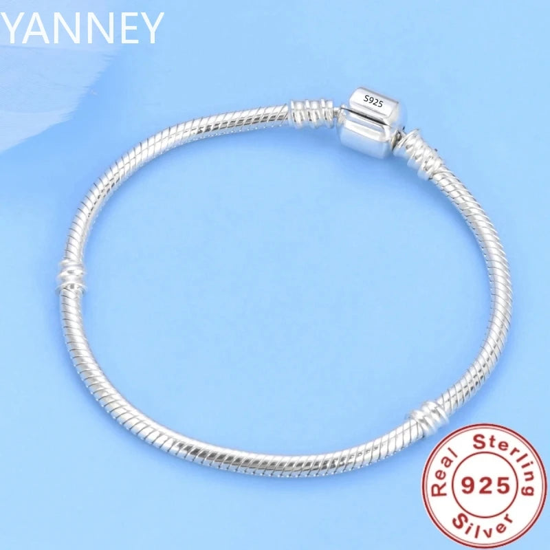 Pulsera Órbita Plata: Base para Abalorios. Diseño y acabado de la pieza mostrada.