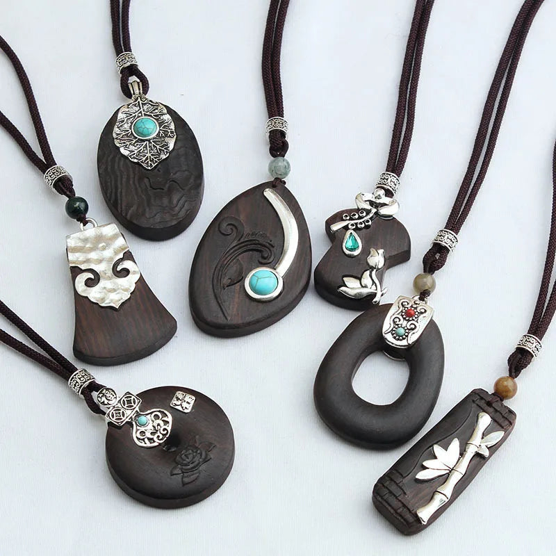 Colar longo com pingente de madeira de ébano, estilo chinês, feito à mão, com design retro, para mulheres, ideal para usar com blusas de tricô, com cordão encerado, joia de estilo étnico boho, para uso diário.