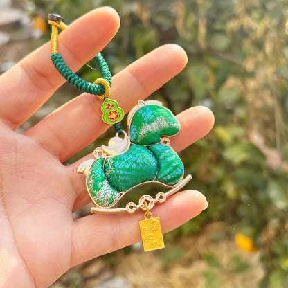 Pingente de Cabaça Auspiciosa Chinesa Artesanal com Bordado de Brocado Song e Borla de Contas, Charm para Bolsa e Enfeite para Carro, para Boa Sorte e Fortuna