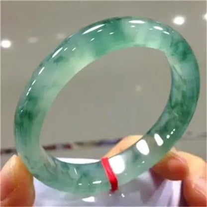 Brazalete de jade verde claro