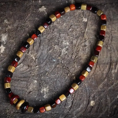 Pulseira de Madeira Natural de Sândalo Vermelho com Folhas Pequenas, Contas Quadradas de Ébano e Sândalo Verde, Fio Artesanal com Anel da Sorte