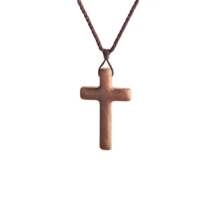 Collar de cruz de madera