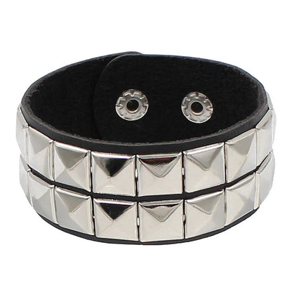 Pulsera Nocturna · Tachuelas y Cadenas