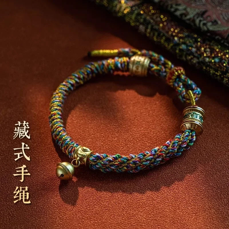 Pulsera Mantra: Om Mani Padme Hum. Diseño y acabado de la pieza mostrada.