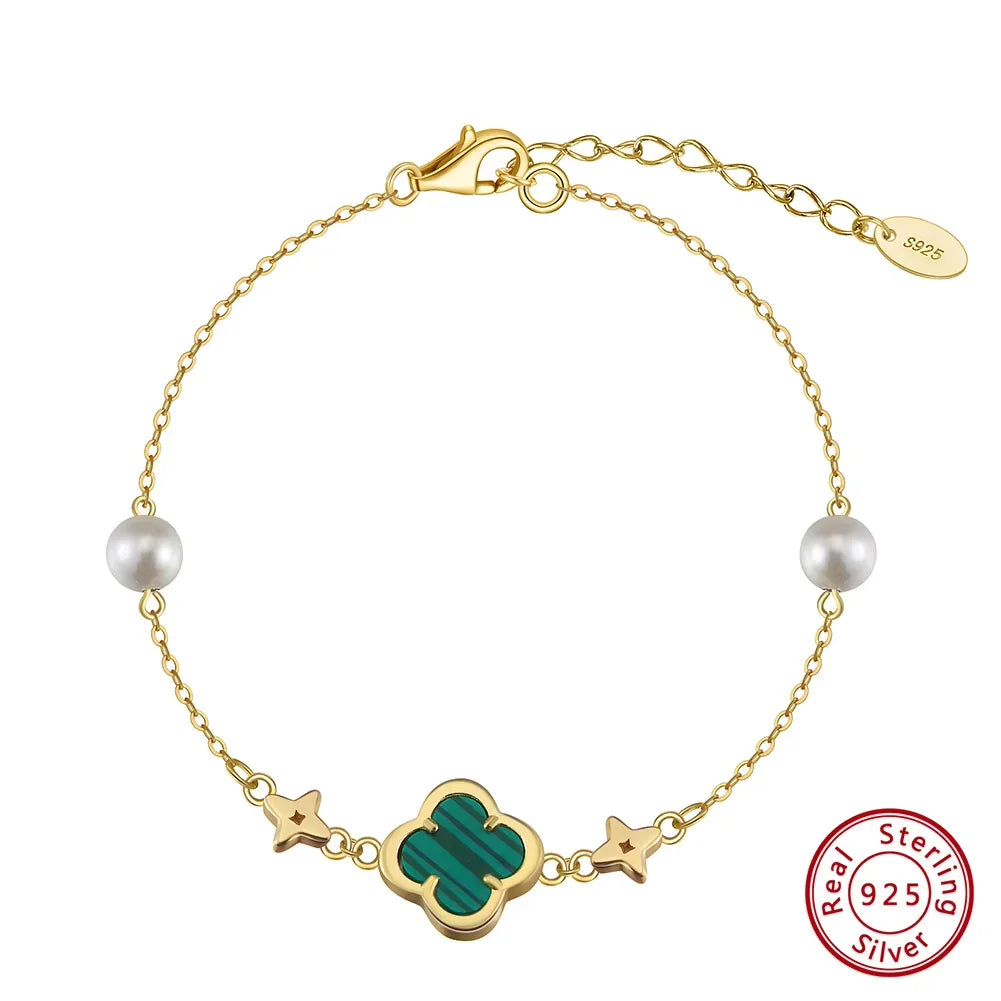 Pulsera de trébol y perlas con detalle verde