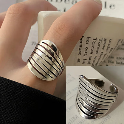 Anillo minimalista de piedra lunar