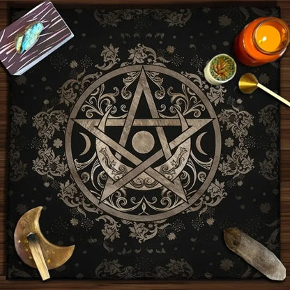 Mantel Sello Nocturno: Símbolo Central. Diseño y acabado de la pieza mostrada.