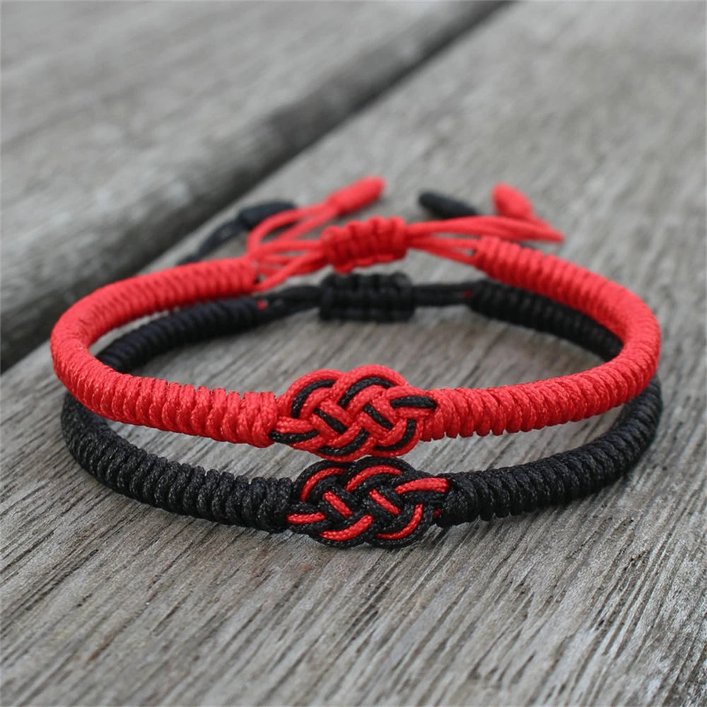 Pulsera Nudo Vajra: Ajustable. Diseño y acabado de la pieza mostrada.