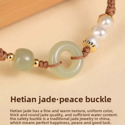 Pulseira de Jade Hetian Estilo Chinês com Fivela da Paz da Sorte para Mulheres, Corda Marrom Damasco Tecida à Mão, Pérola de Concha, Joia da Bênção e Fortuna