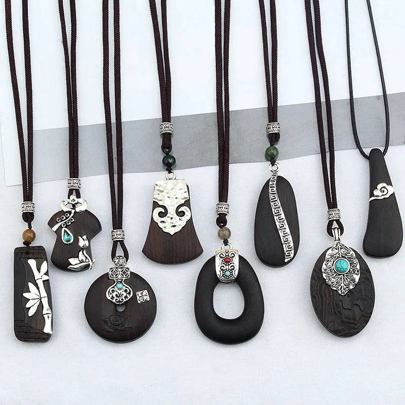 Colar longo com pingente de madeira de ébano, estilo chinês, feito à mão, com design retro, para mulheres, ideal para usar com blusas de tricô, com cordão encerado, joia de estilo étnico boho, para uso diário.