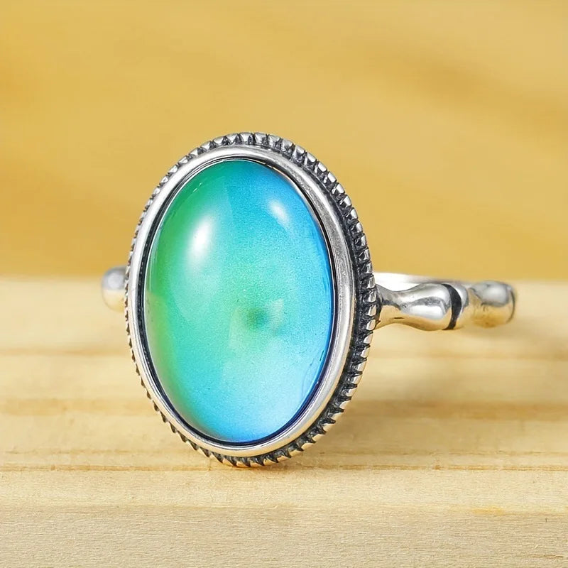 Novo Anel Feminino Retrô Prateado em Formato de Ovo com Pedra que Muda de Cor – Presente de Feriado – Atacado