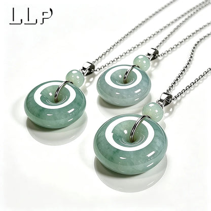 Pingente de jade natural de Mianmar, símbolo da paz, com fecho em prata S925. Um amuleto da sorte para atrair boa fortuna, ideal como presente para mulheres.