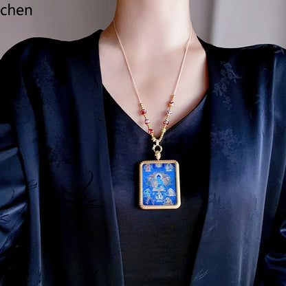 Colar Buda da Medicina Thangka FX-22 em Aço Titânio com Pigmento Mineral Vegetal - Patrimônio Cultural Imaterial