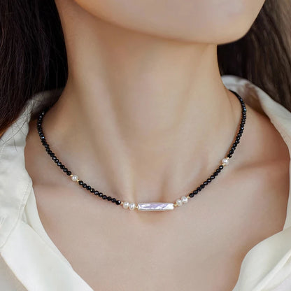 Collar de espinela con perla barroca