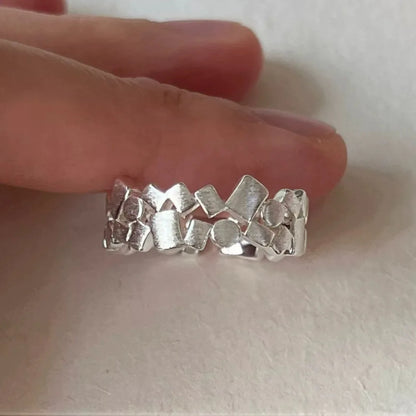 Anillo minimalista de piedra lunar