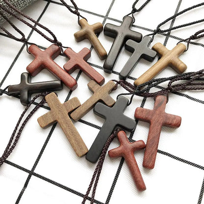 Collar de cruz de madera