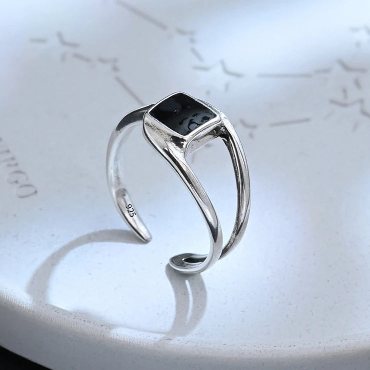 Anillo minimalista de piedra lunar