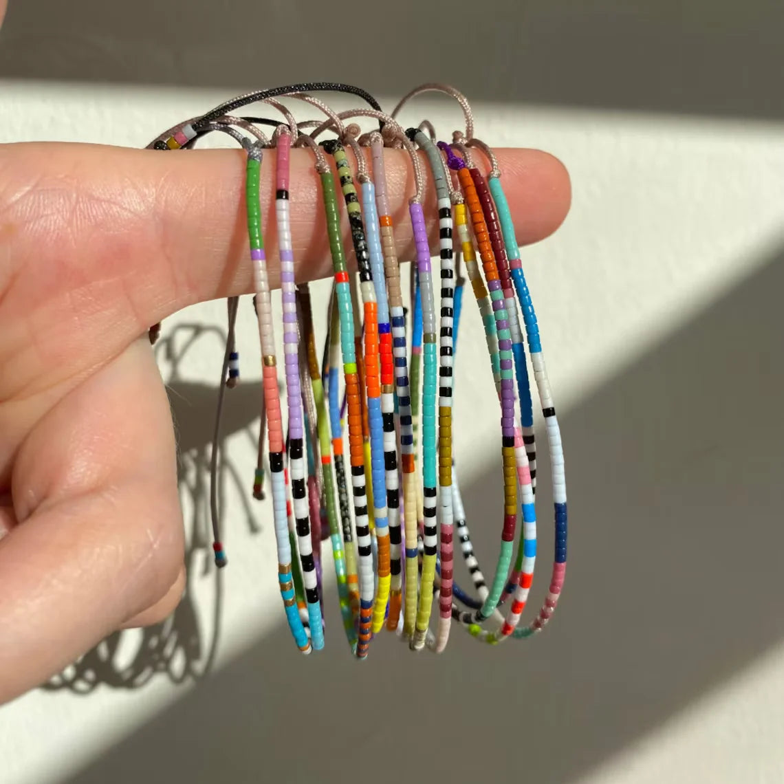 Pulsera Órbita: Abalorios del Zodiaco. Diseño y acabado de la pieza mostrada.