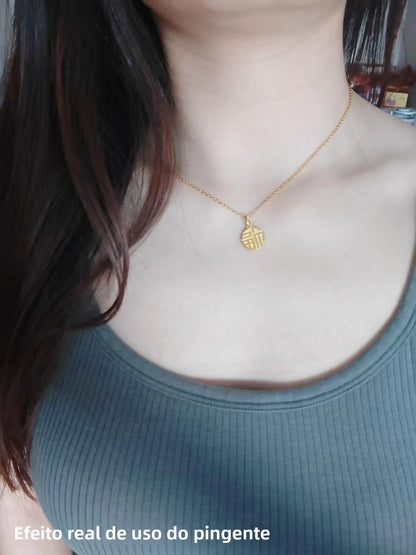Colar Feminino com Pingente Cruz Vajra, Banhado a Cobre, Ouro Simulado e Prata, com Diamante e Trevo de Quatro Folhas, Corren...