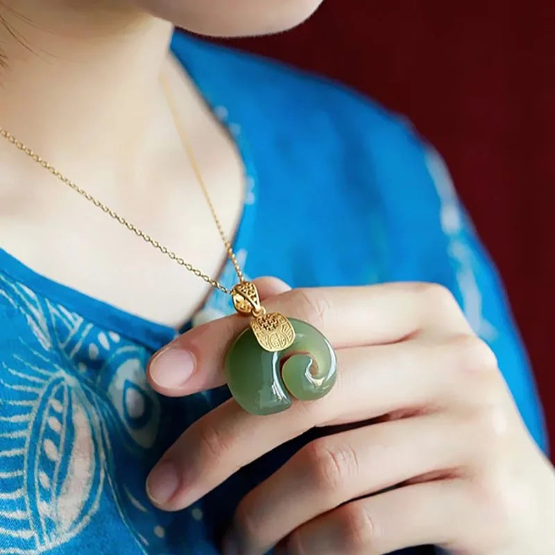 Colar Choker de Pedra Natural Jade Hetian com Pingente de Elefante para Mulheres, Presente de Aniversário